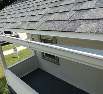 Sheboygan and Manitowoc WI Residential Home Inspection - Gutter not mounted properly